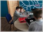 На занятиях ребята изучают конструирование с использованием конструктора LEGO Mindstorms EV3