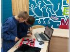На занятиях ребята изучают конструирование с использованием конструктора LEGO Mindstorms EV3